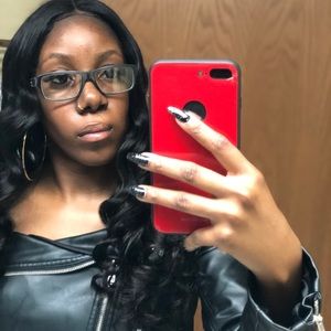 Meet your Posher, Adrianna